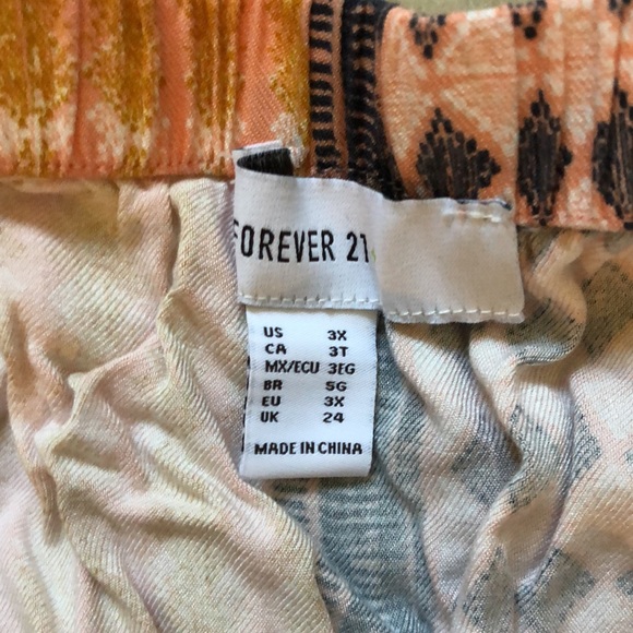 Plus sized strapless jumpsuit - Picture 6 of 6